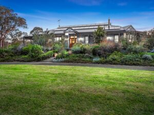 A house for sale in Kangaroo Ground, Melbourne